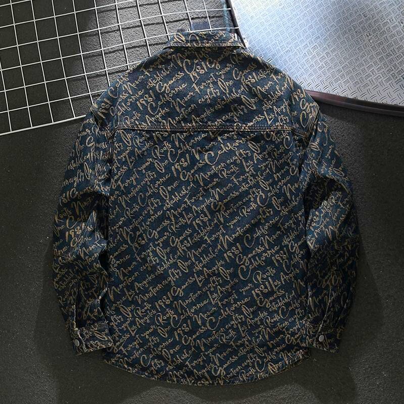 Herren Jeansjacke mit Schriftmuster | Lässiges Overshirt als Übergangsjacke [ Herrenkollektion - Jacken - Langarmhemden ] 210 - Herren Jeansjacke mit Schriftmuster Gratti Offiziell 