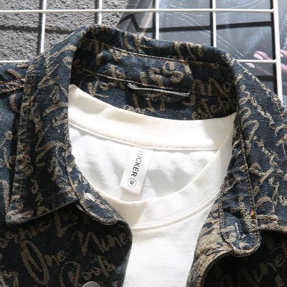 Herren Jeansjacke mit Schriftmuster | Lässiges Overshirt als Übergangsjacke [ Herrenkollektion - Jacken - Langarmhemden ] 210 - Herren Jeansjacke mit Schriftmuster Gratti Offiziell 